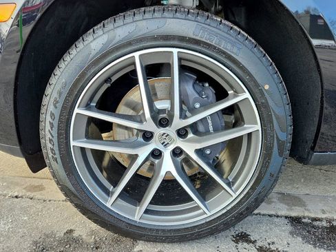 New 2026 Porsche Macan image 24