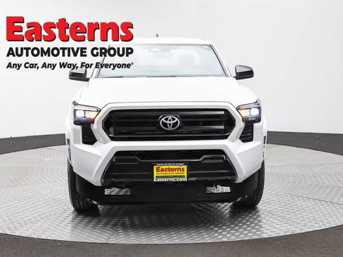 Used 2025 Toyota Tacoma SR RWD image 2