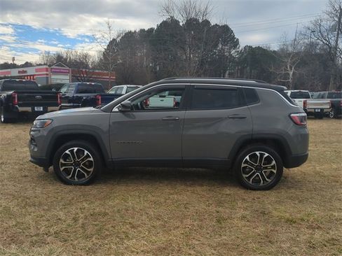 Used 2022 Jeep Compass Limited image 10