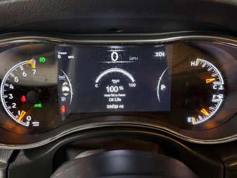 Used 2020 Jeep Grand Cherokee Limited w/ Luxury Group II image 19