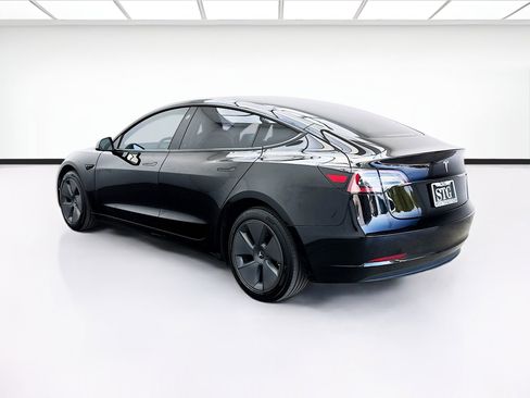 Used 2023 Tesla Model 3 Standard Range image 6