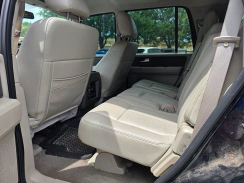 Used 2011 Ford Expedition XLT AWD/4WD image 12