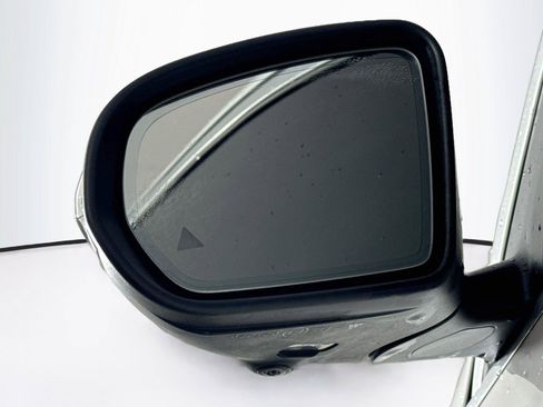 Used 2021 Mercedes-Benz GLC 300 image 5