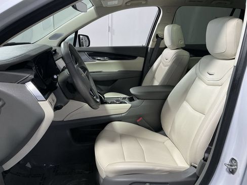 Used 2025 Cadillac XT6 Premium Luxury w/ LPO, Floor Liner Package AWD/4WD image 14