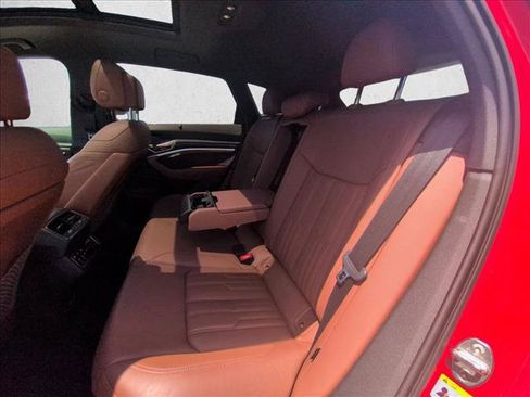 Used 2019 Audi e-tron Prestige w/ Prestige Package AWD/4WD image 18