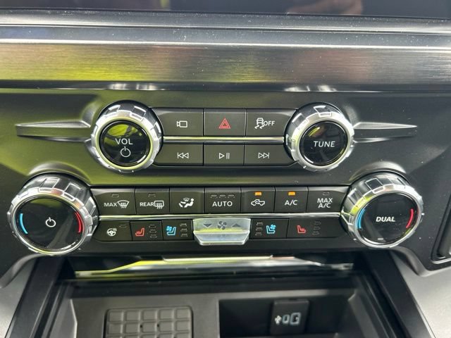 New 2026 Ford F350 Lariat w/ Black Appearance Package AWD/4WD image 26
