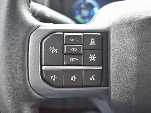 Used 2024 Ford F150 Lightning Lariat image 22