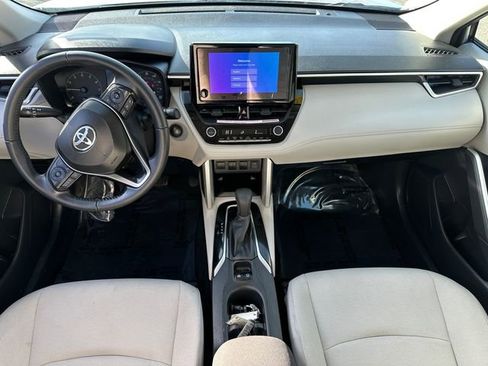 Certified 2024 Toyota Corolla Cross LE w/ Moonroof Package image 21
