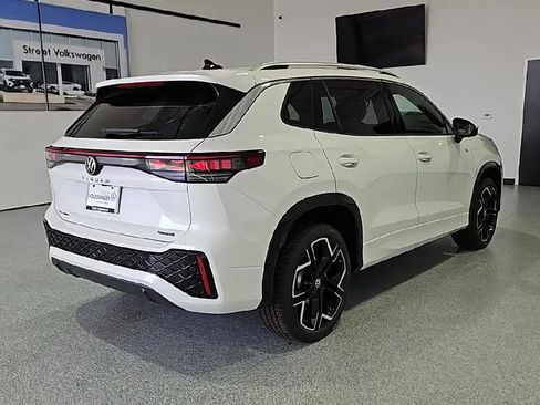 New 2026 Volkswagen Tiguan SEL R-Line AWD/4WD image 9