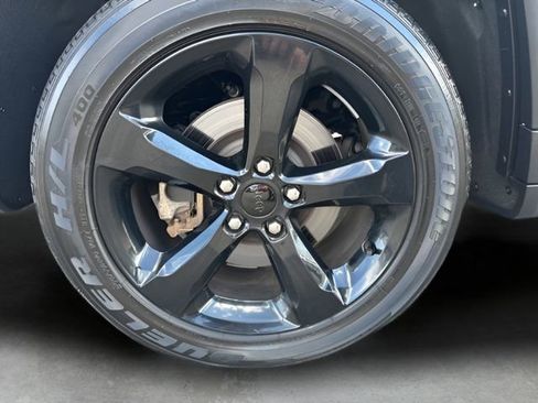 Used 2023 Jeep Grand Cherokee L Laredo image 43