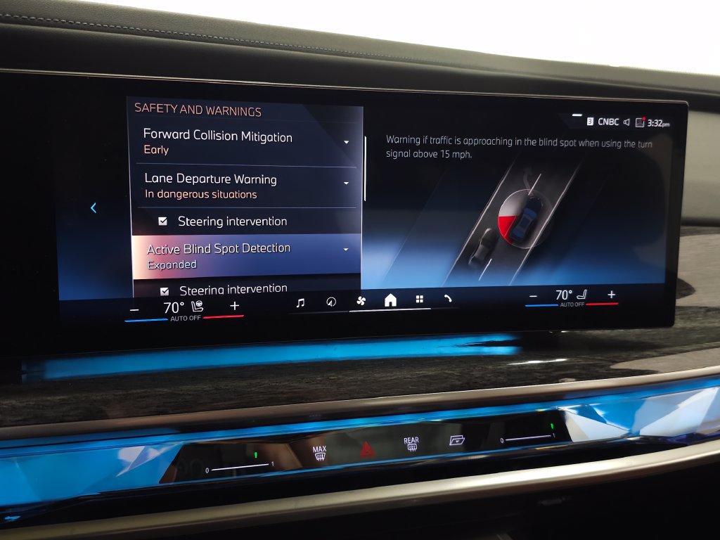 Used 2023 BMW 760i xDrive AWD/4WD image 27