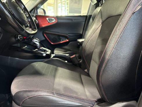 Used 2020 Kia Soul GT-Line Turbo FWD image 11