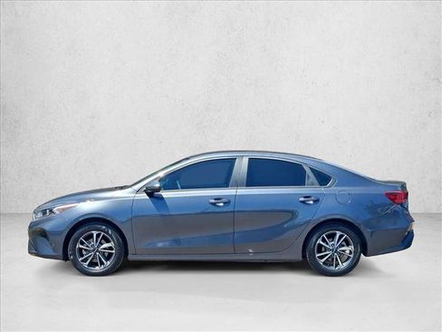 Used 2024 Kia Forte LXS w/ LXS Technology Package FWD image 5