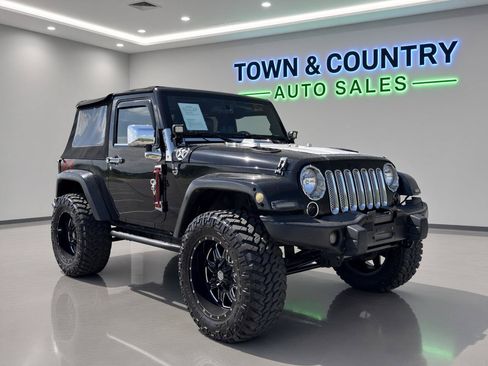 Used 2016 Jeep Wrangler Sahara AWD/4WD image 8