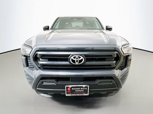 Used 2025 Toyota Tacoma SR image 2
