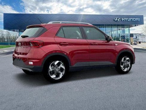 New 2025 Hyundai Venue SEL FWD image 8