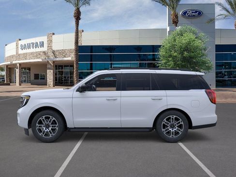 New 2026 Ford Expedition Active image 3