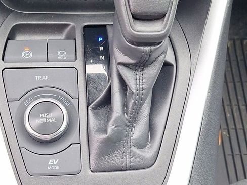 Used 2021 Toyota RAV4 XLE image 36