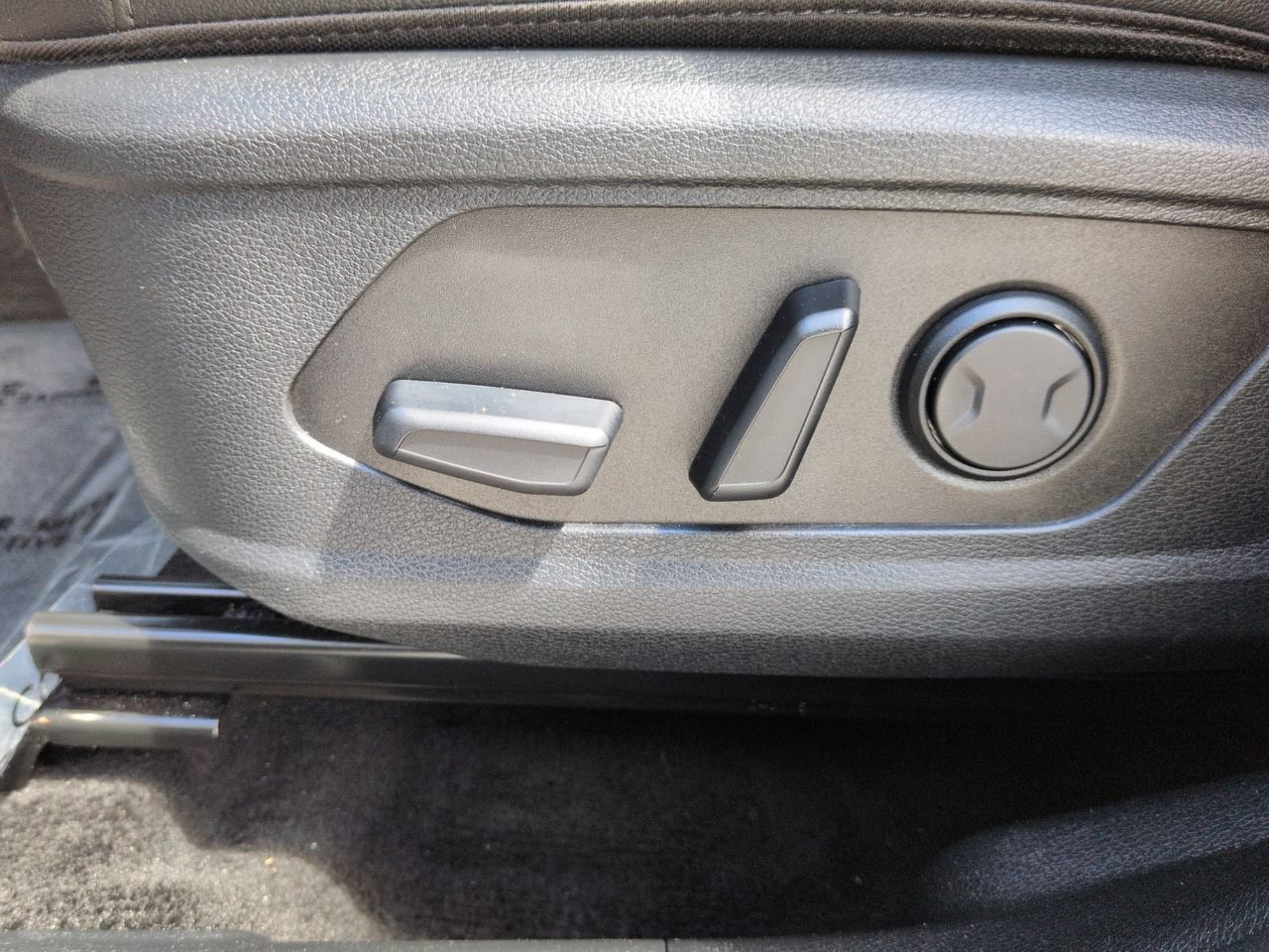 Used 2024 Kia Sportage EX FWD image 23