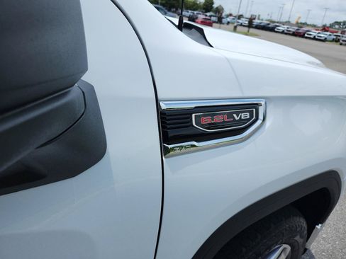 Certified 2023 GMC Sierra 1500 SLT w/ SLT Premium Plus Package AWD/4WD image 9