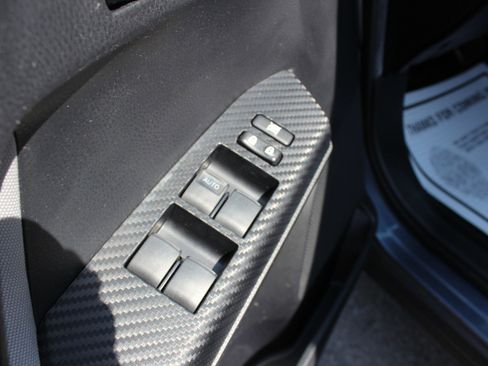 Used 2013 Toyota RAV4 LE AWD/4WD image 12