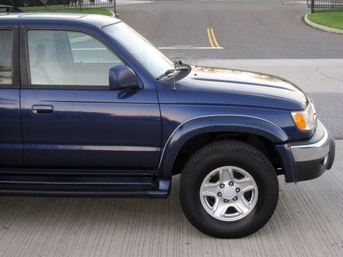 Used 2002 Toyota 4Runner SR5 image 10