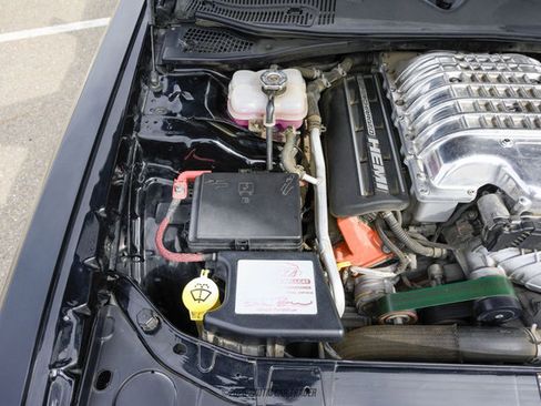 Used 2016 Dodge Challenger SRT Hellcat image 19