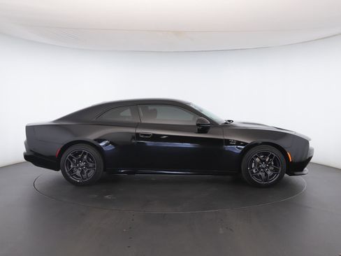 Used 2024 Dodge Charger Daytona R/T w/ Plus Group image 31