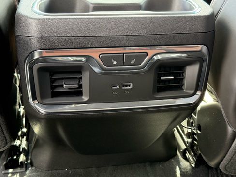 New 2026 GMC Sierra 3500 Denali Ultimate w/ LPO, Black Badging Package AWD/4WD image 17