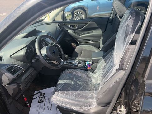 Used 2020 Subaru Forester Premium image 9