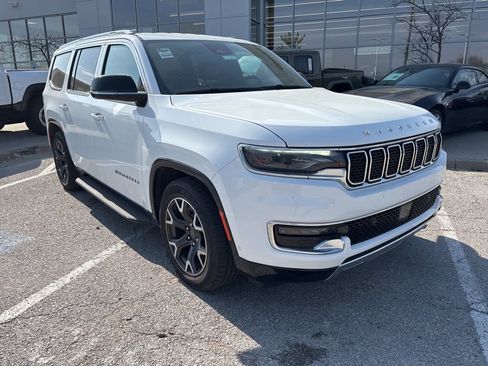 Used 2023 Jeep Wagoneer Series III w/ Preferred Equipment Group image 7