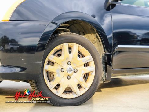 Used 2010 Nissan Sentra 2.0 S w/ Convenience Pkg image 2