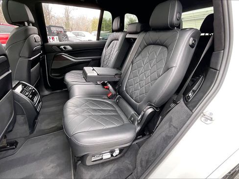 Used 2023 BMW X7 xDrive40i w/ Executive Package image 22