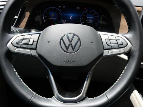 Used 2024 Volkswagen Atlas SE FWD image 26