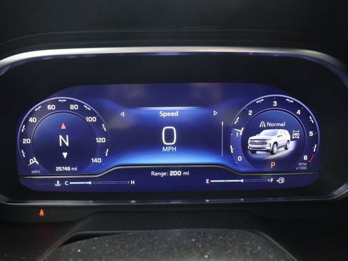 Used 2024 Chevrolet Suburban Premier AWD/4WD image 22