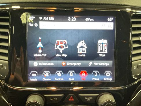 Used 2022 Jeep Grand Cherokee Limited AWD/4WD image 23