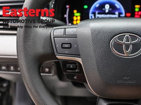 Used 2025 Toyota Camry LE FWD image 14