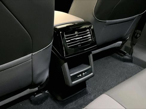 New 2026 Volkswagen ID.4 Pro image 16