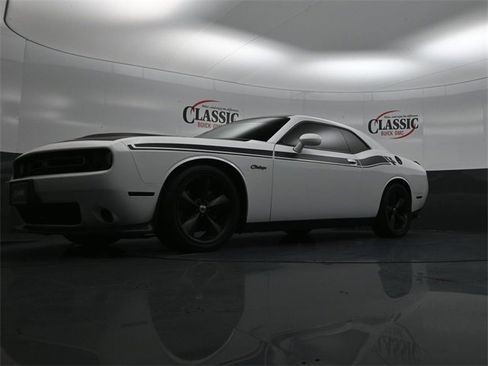 Used 2019 Dodge Challenger R/T w/ Plus Package image 25
