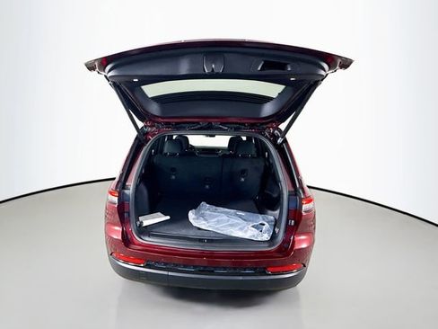 New 2025 Jeep Grand Cherokee Altitude image 26