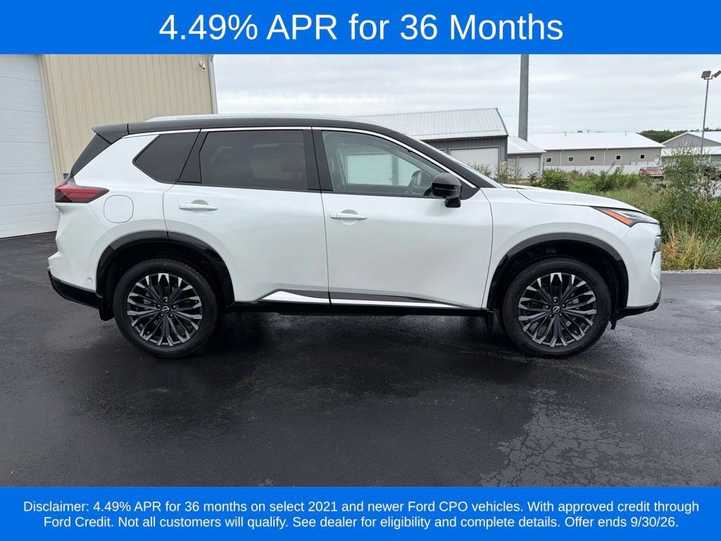 Used 2024 Nissan Rogue Platinum AWD/4WD image 3
