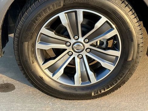 Used 2019 Nissan Armada SL w/ Premium Package image 9