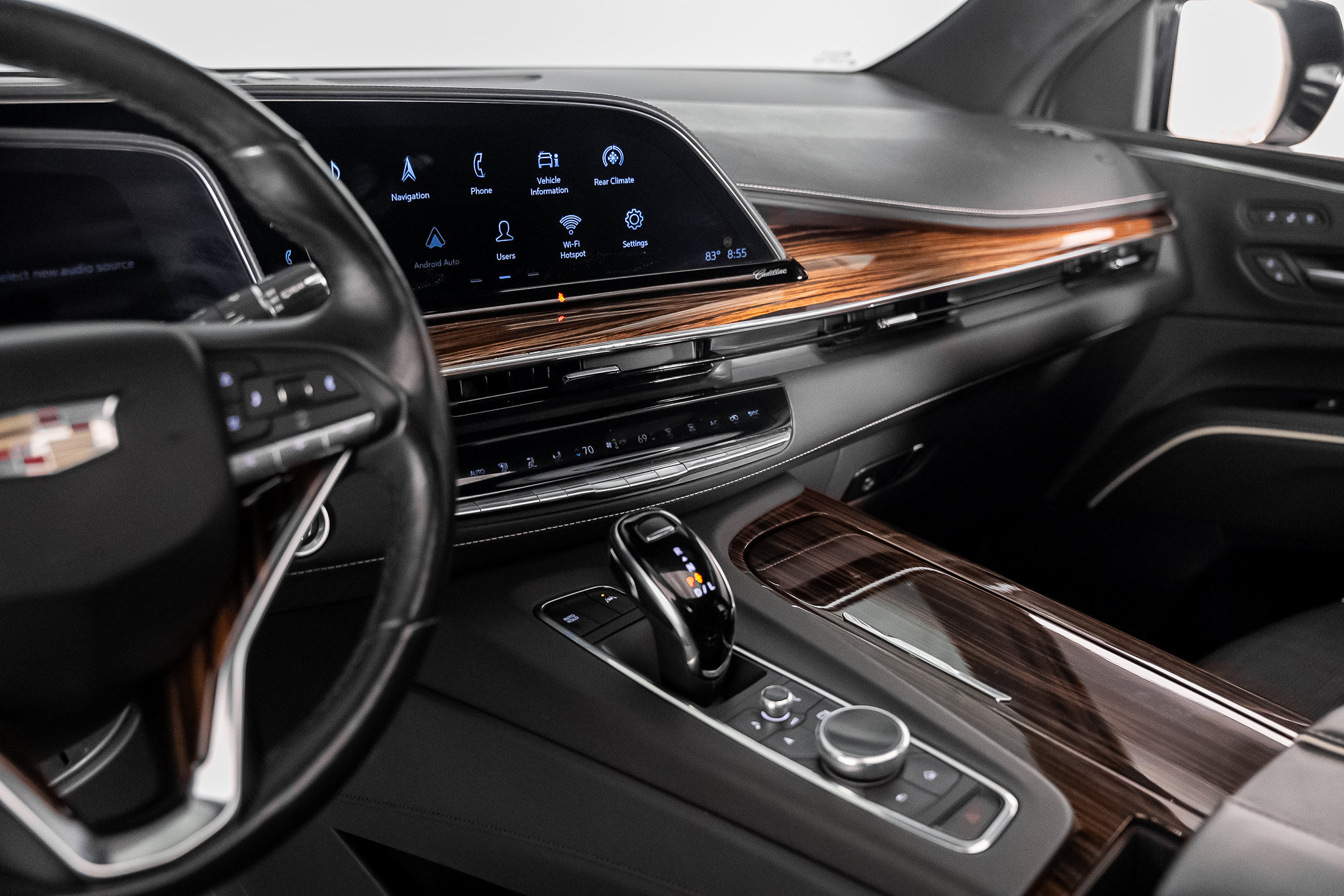Used 2021 Cadillac Escalade Premium Luxury w/ LPO, Radiant Package AWD/4WD image 42