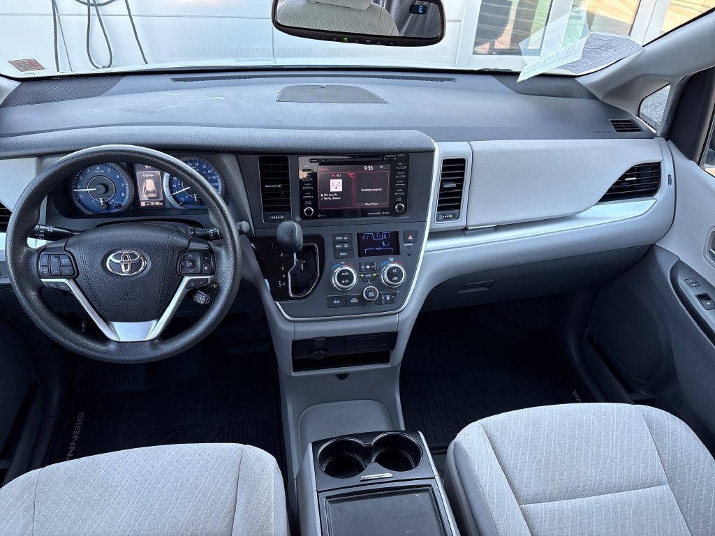 Used 2020 Toyota Sienna LE FWD image 12
