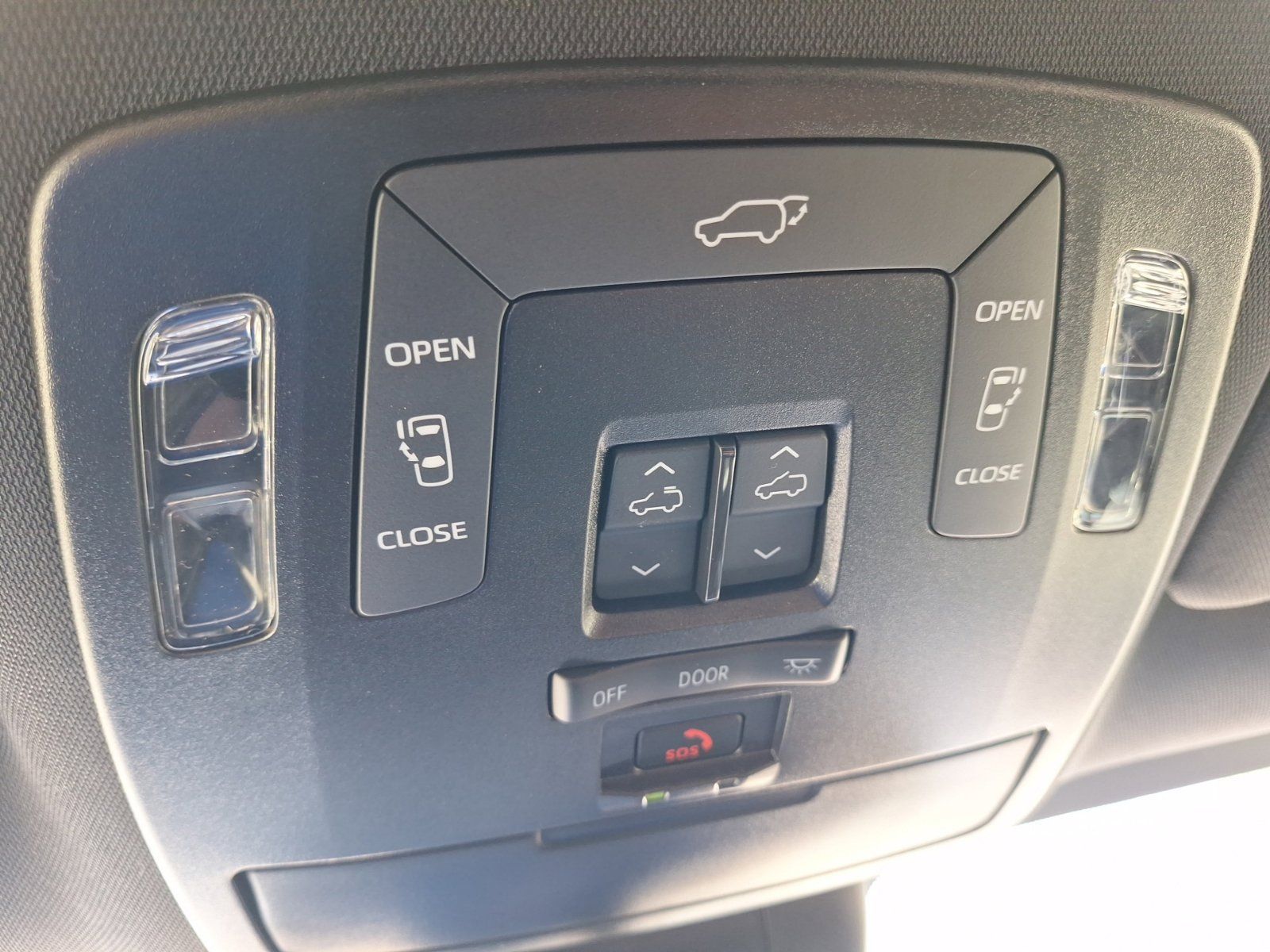 Used 2026 Toyota Sienna XLE Woodland Edition AWD/4WD image 28