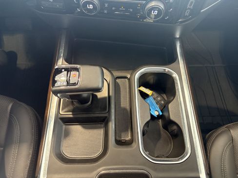 Used 2025 Chevrolet Silverado 1500 High Country image 18