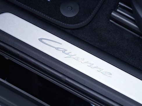 New 2026 Porsche Cayenne image 14