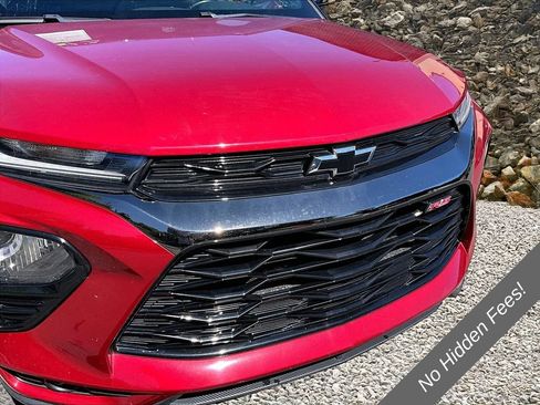Used 2021 Chevrolet TrailBlazer RS w/ Technology Package FWD image 18