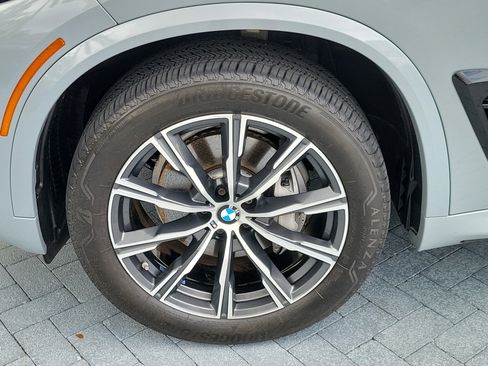 Used 2024 BMW X5 xDrive40i w/ M Sport Package AWD/4WD image 10