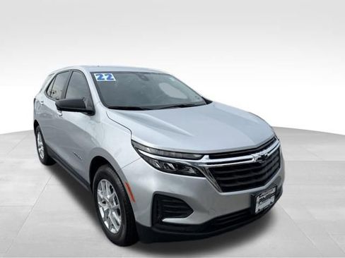 Certified 2022 Chevrolet Equinox LS w/ LS Convenience Package FWD image 3
